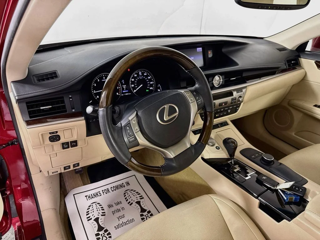 Used 2014 Matador Red Mica Lexus Base image 13