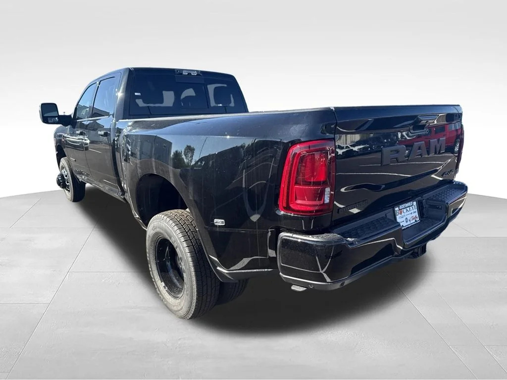 New 2027 Diamond Black Crystal Pearlcoat RAM BIG HORN image 5