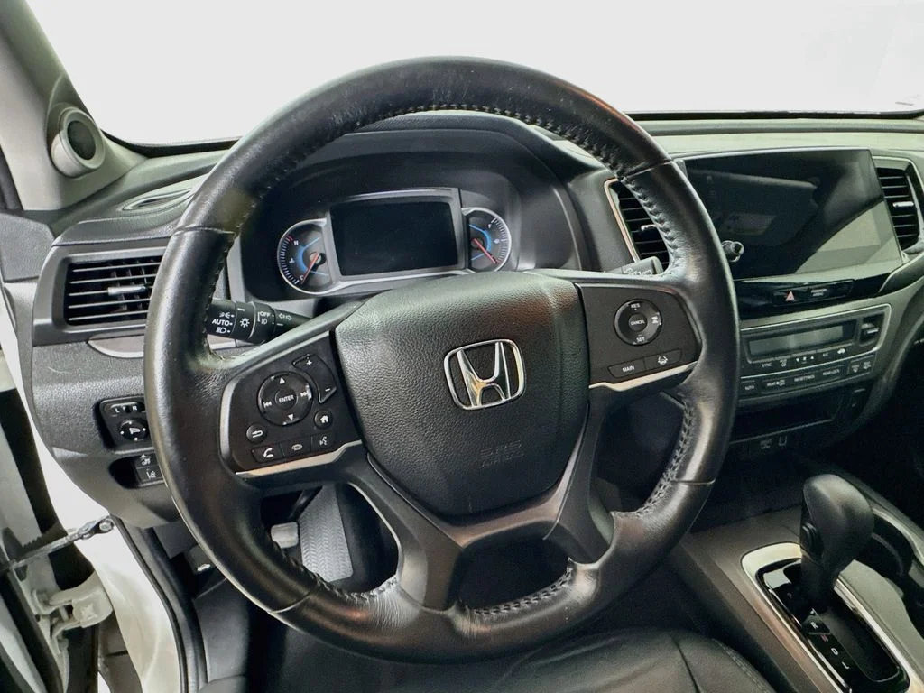 Used 2020 White Honda EX-L image 12