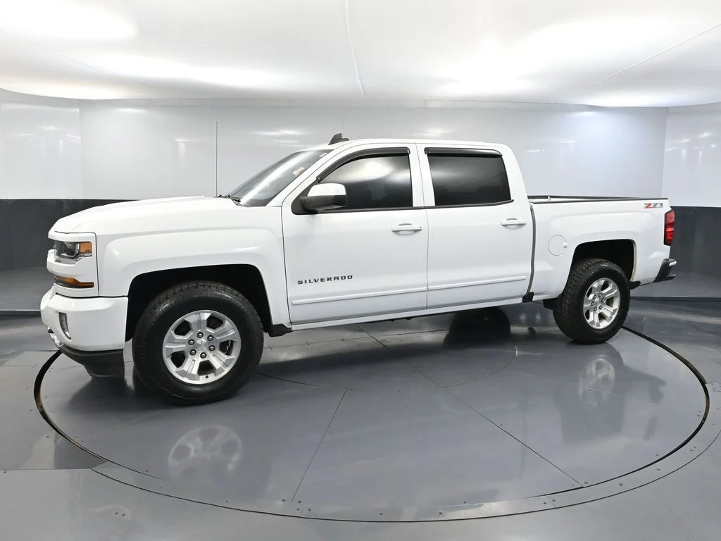 Used 2017 White Chevrolet LT image 12