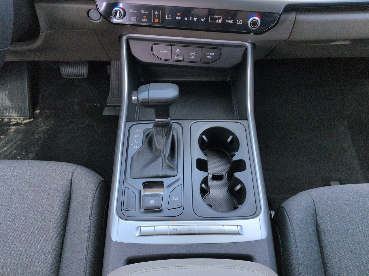 New 2027 Snow White Pearl Kia LX image 21