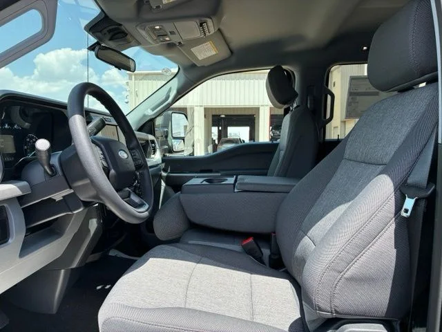 New 2026 Agate Black Metallic Ford XL image 7