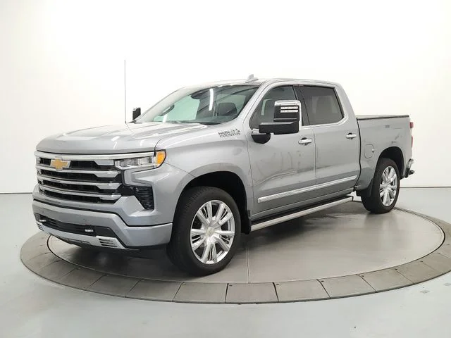Used 2024 Gray Chevrolet High Country image 3