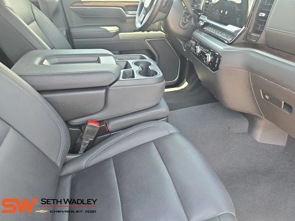 2025 GMC Sierra 1500 SLT - Photo 10
