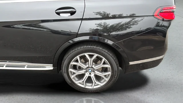 Used 2026 Black BMW xDrive40i image 51