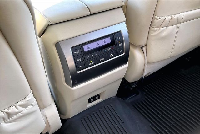 Used 2022 Black Lexus 460 image 32