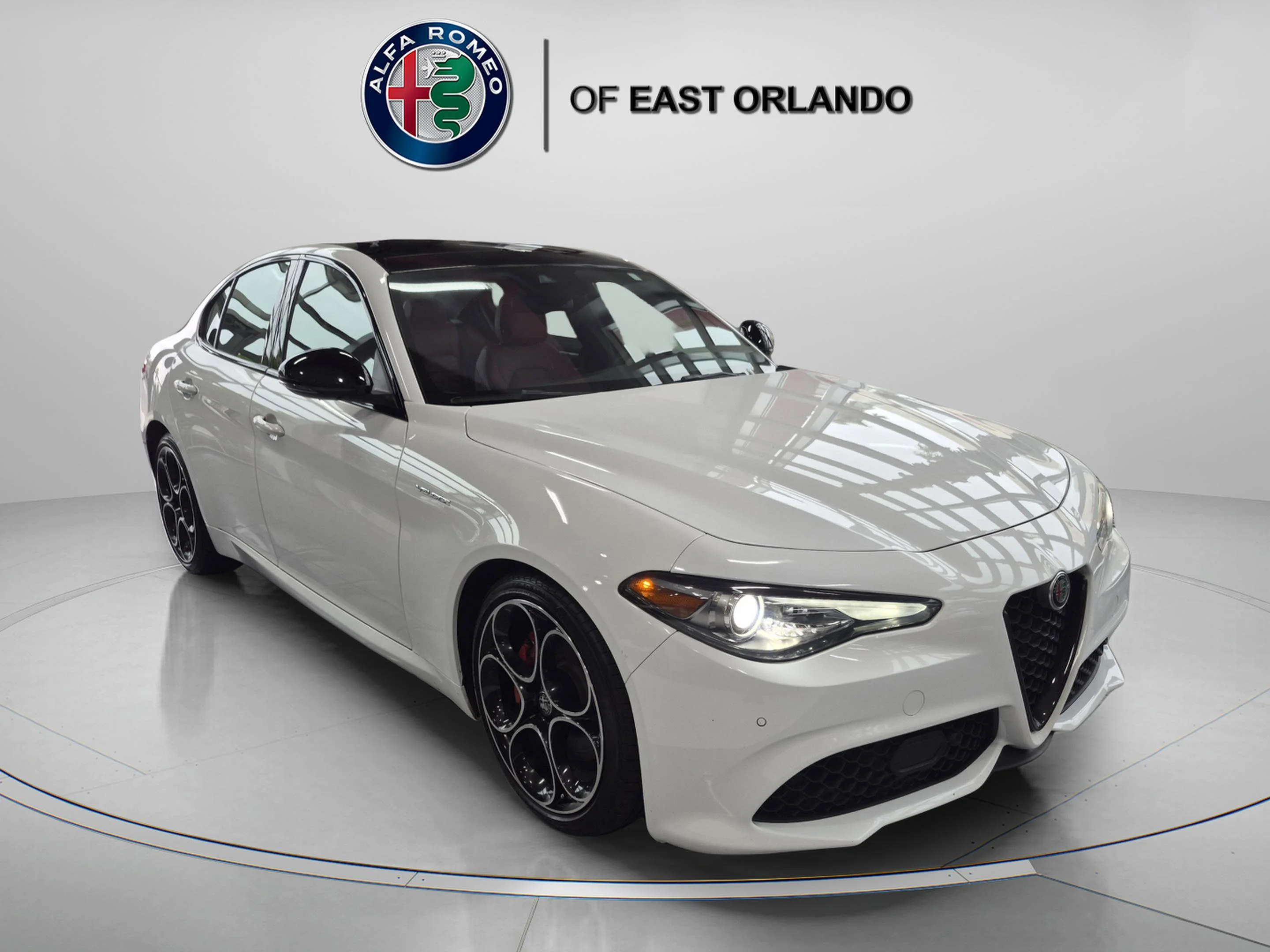 2023 Alfa Romeo Giulia Veloce RWD's photo