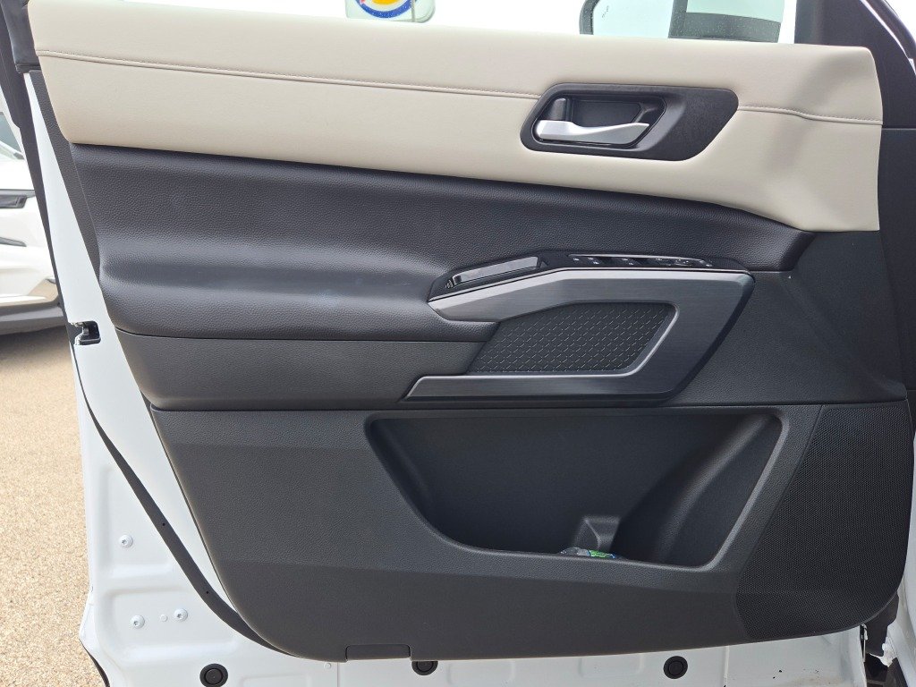 Certified Used 2025 White Nissan SL image 19