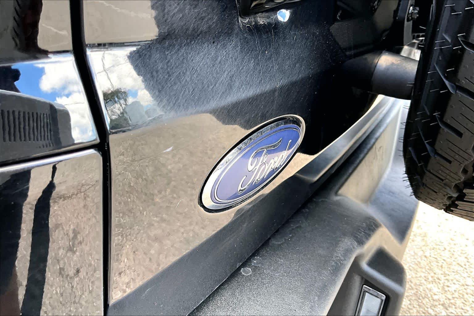 Certified Used 2025 Shadow Black Ford Outer Banks image 31