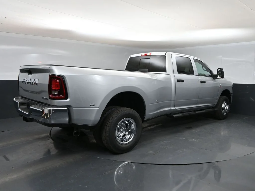 New 2026 Silver-Zynith Exterior Paint RAM Tradesman image 2