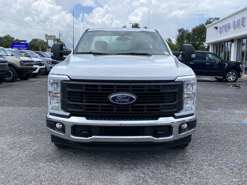 New 2025 Oxford White Ford F-350® XL image 4