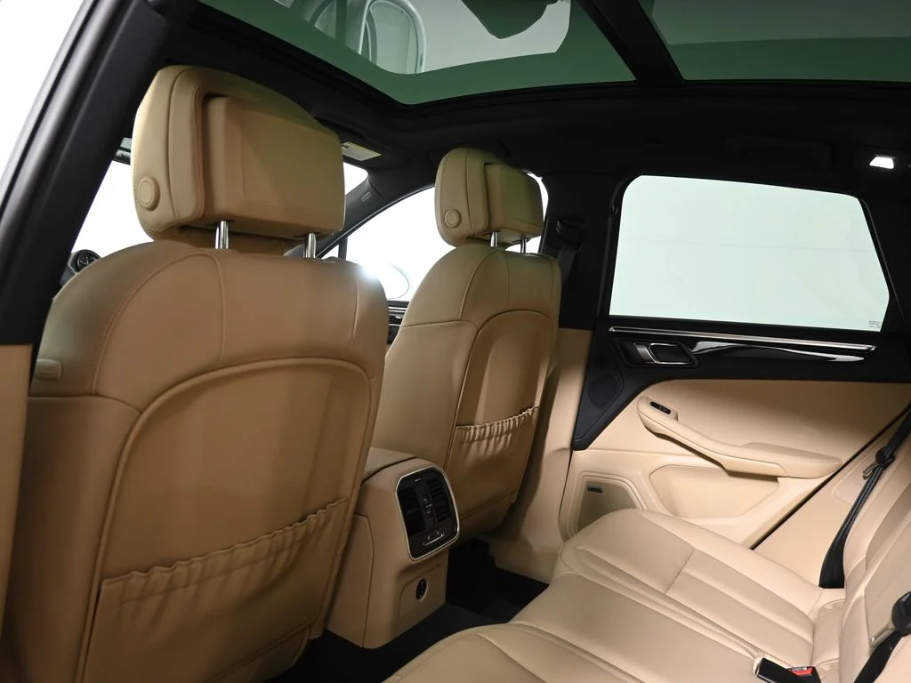 2026 Porsche Macan - Photo 37