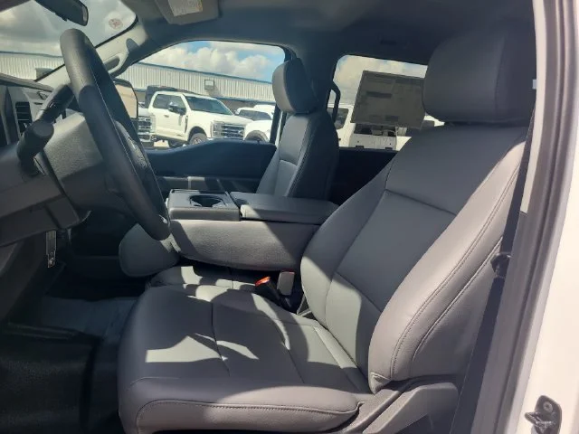 New 2027 Oxford White Ford XL 4WD CREW CAB image 19