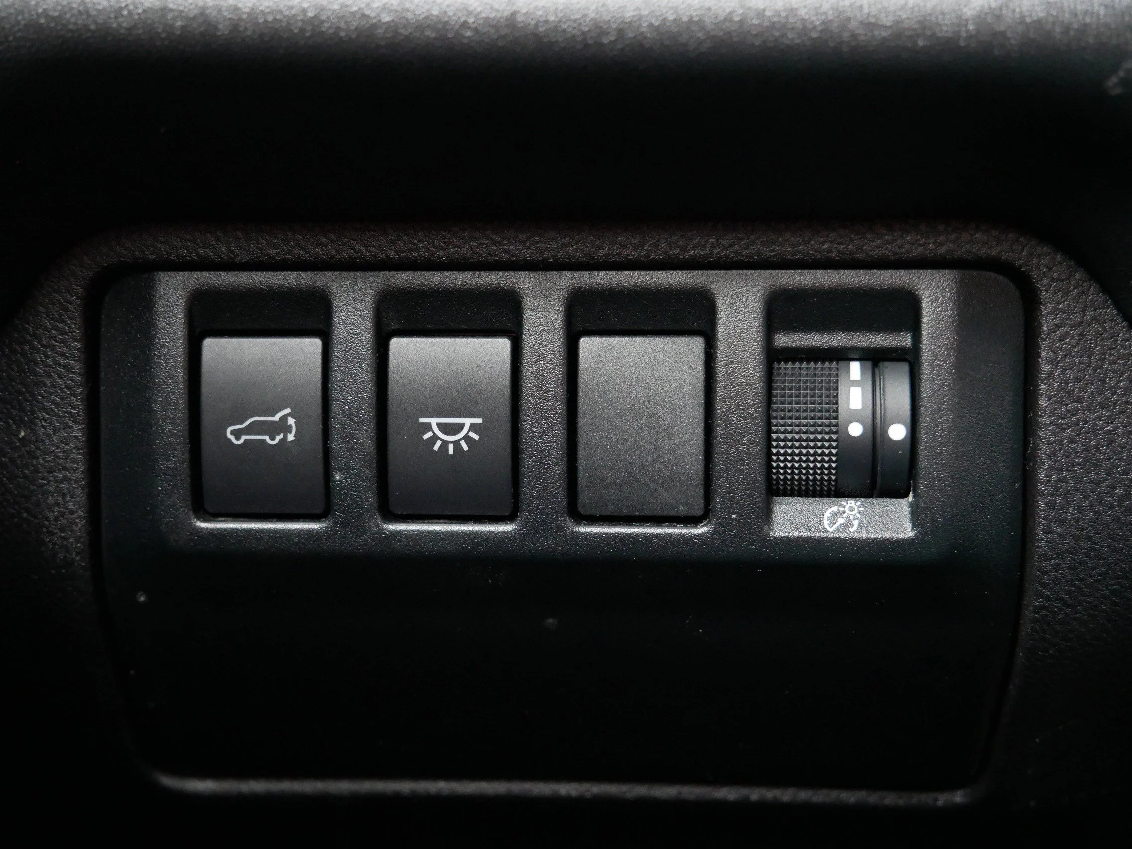 Used 2023 Crystal White Pearl Subaru Limited image 27