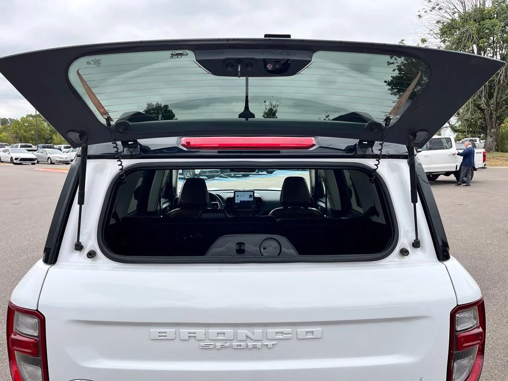 Used 2022 White Ford Badlands image 19