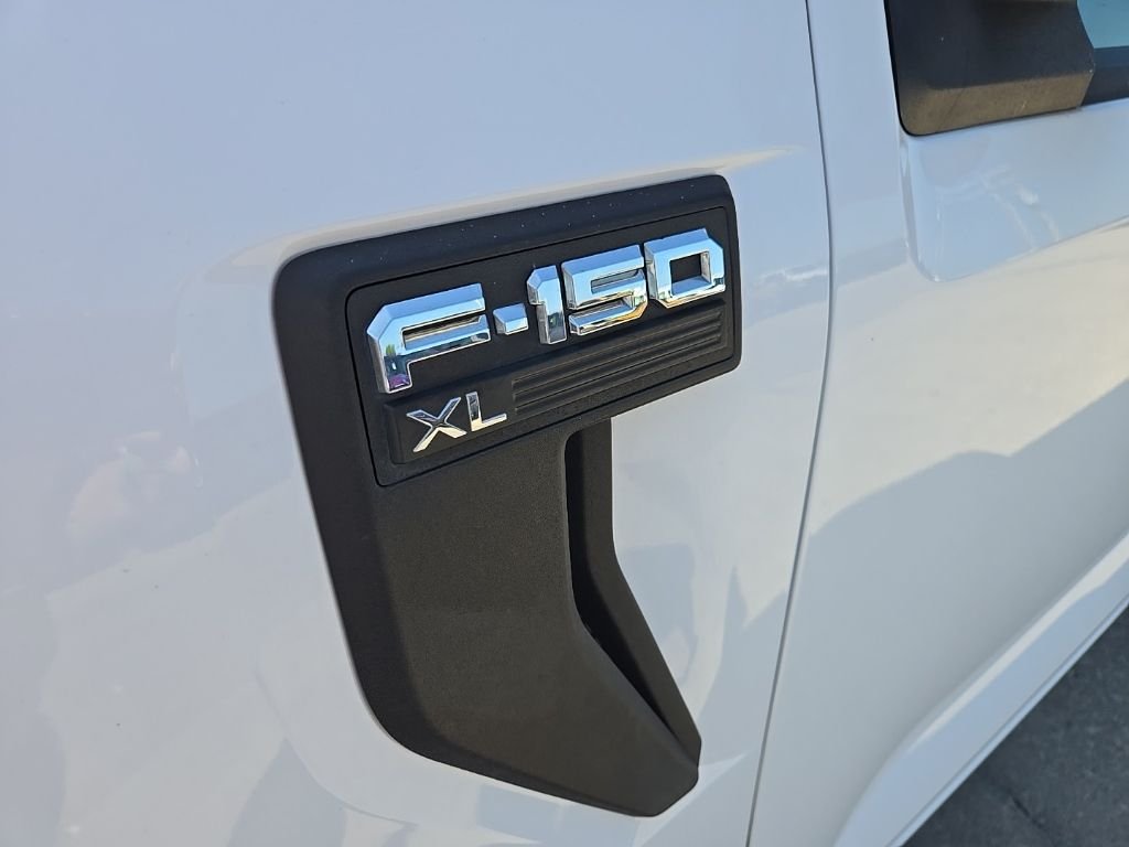 Used 2021 White Ford XL image 17