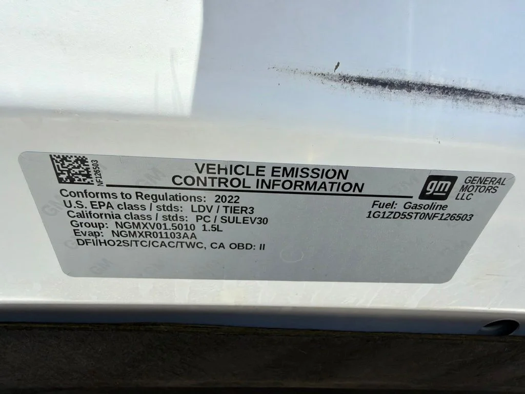 Used 2022 White Chevrolet LT image 27