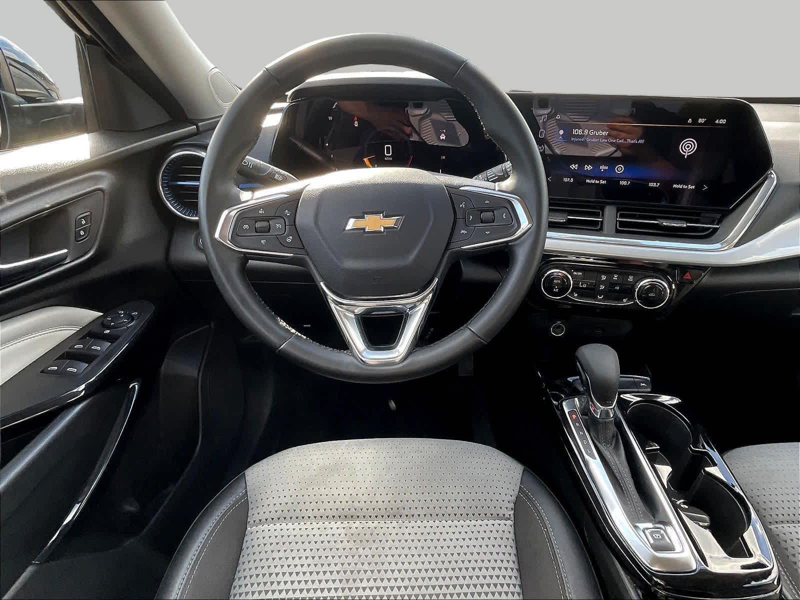 2024 Chevrolet Trax LT - Photo 10