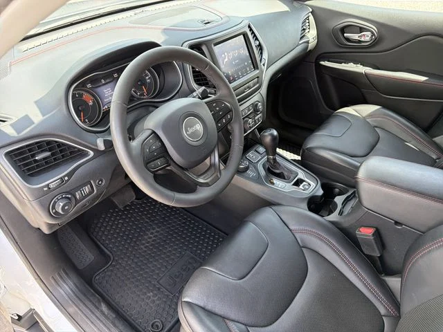 Used 2022 White Jeep Trailhawk image 18