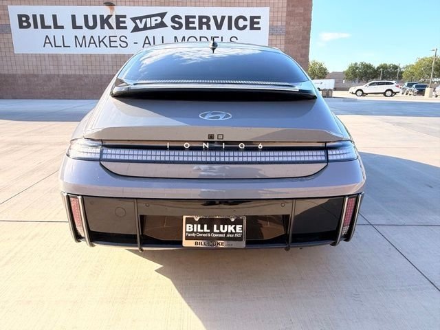 Used 2024 Blue Hyundai SE image 8