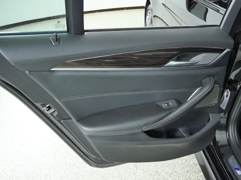 Used 2018 Black Sapphire Metallic BMW 540i xDrive image 30