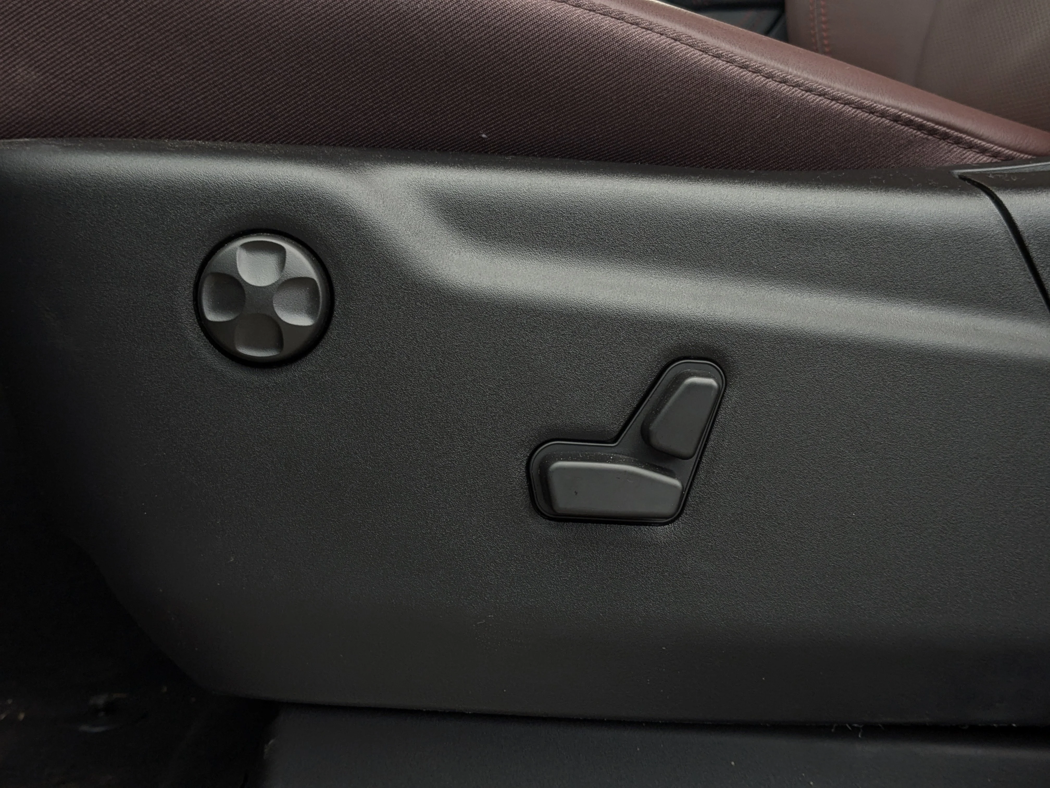 New 2026 Black Dodge GT Plus - AWD  3.6L PENTASTAR V6  2ND ROW CAPTAIN CHAIRS image 14