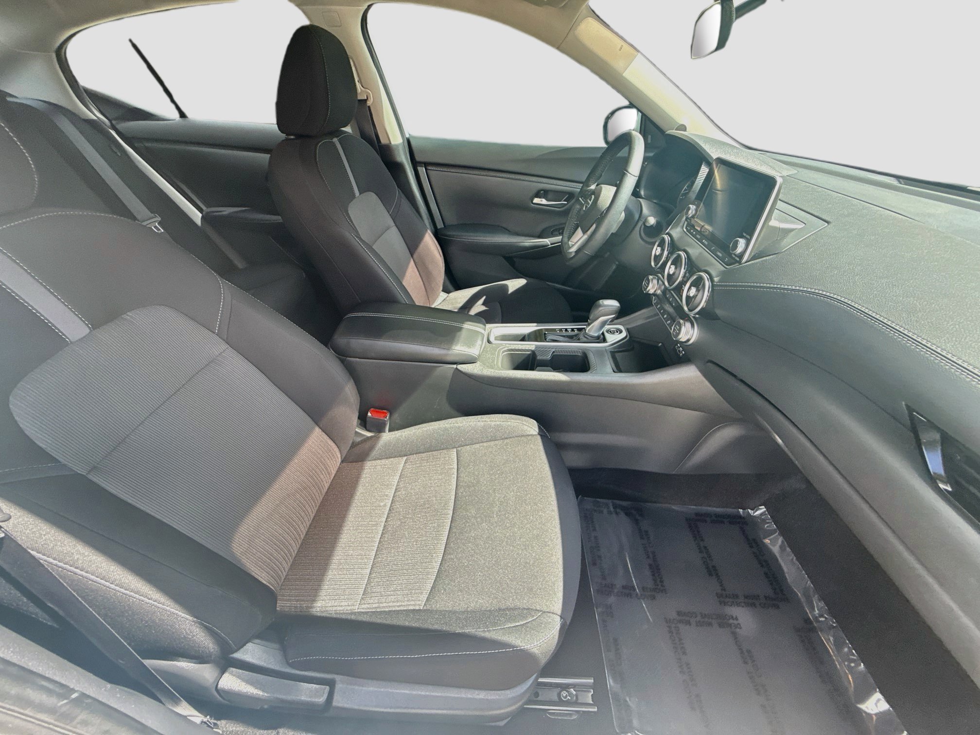 Used 2022 Aspen White TriCoat Pearl Nissan SV image 28