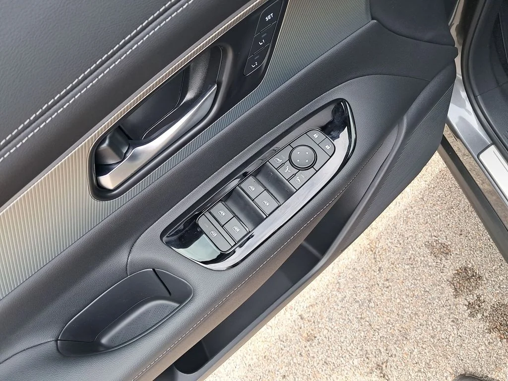 New 2026 Gray Nissan Platinum image 12