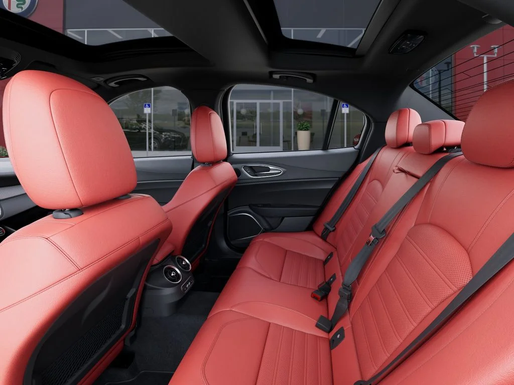 New 2025 Alfa Rosso (Red) Exterior Paint Alfa Romeo Base image 24
