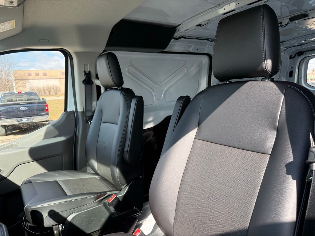 2026 Ford Transit Van Base - Photo 7