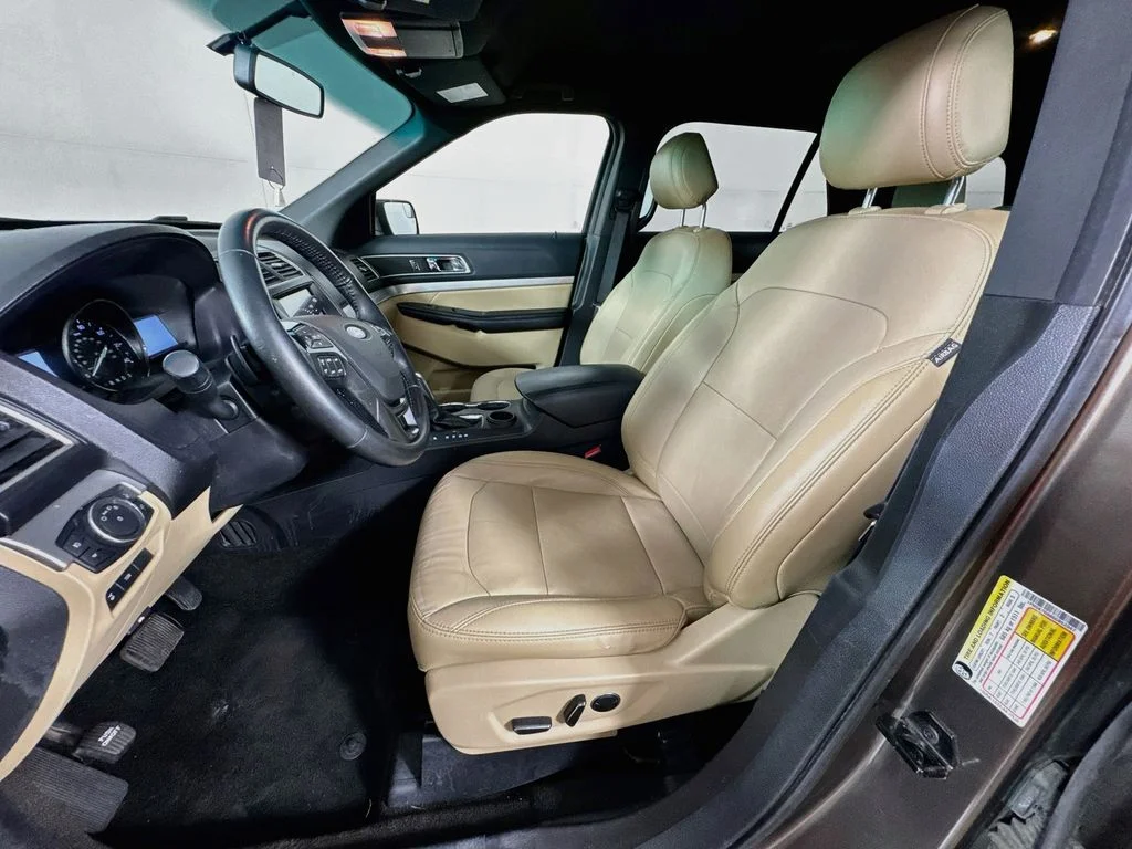 Used 2016 Brown Ford XLT image 25