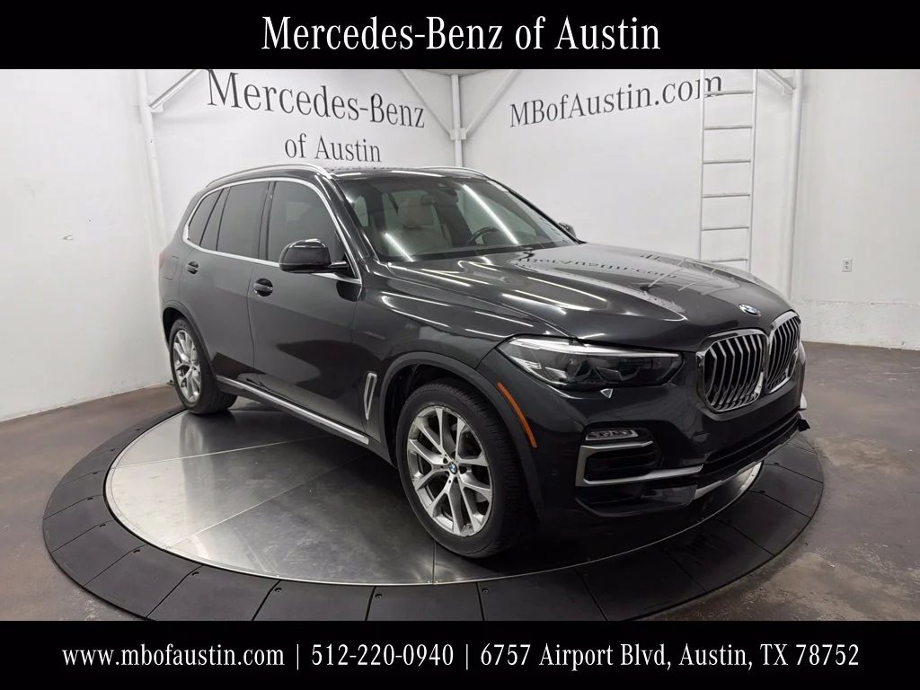 Used 2020 Gray BMW sDrive40i image 1