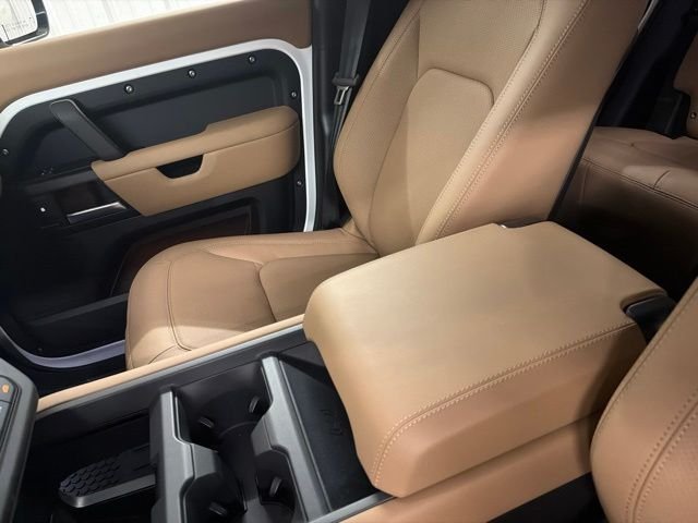 New 2026 Fuji White Land Rover S image 35