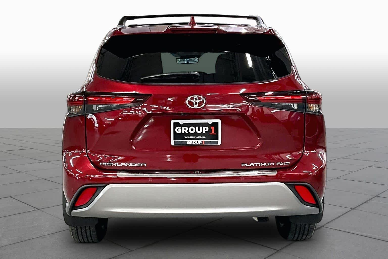 Used 2025 Ruby Flare Pearl Toyota Platinum image 5