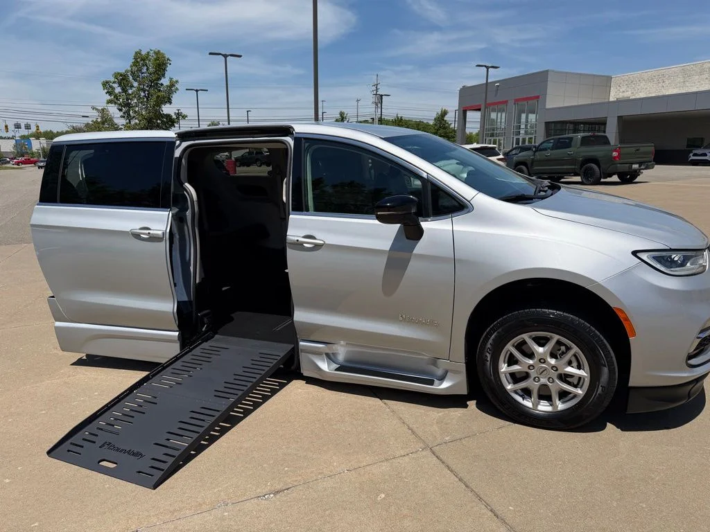 Used 2024 Silver Chrysler Touring L image 28