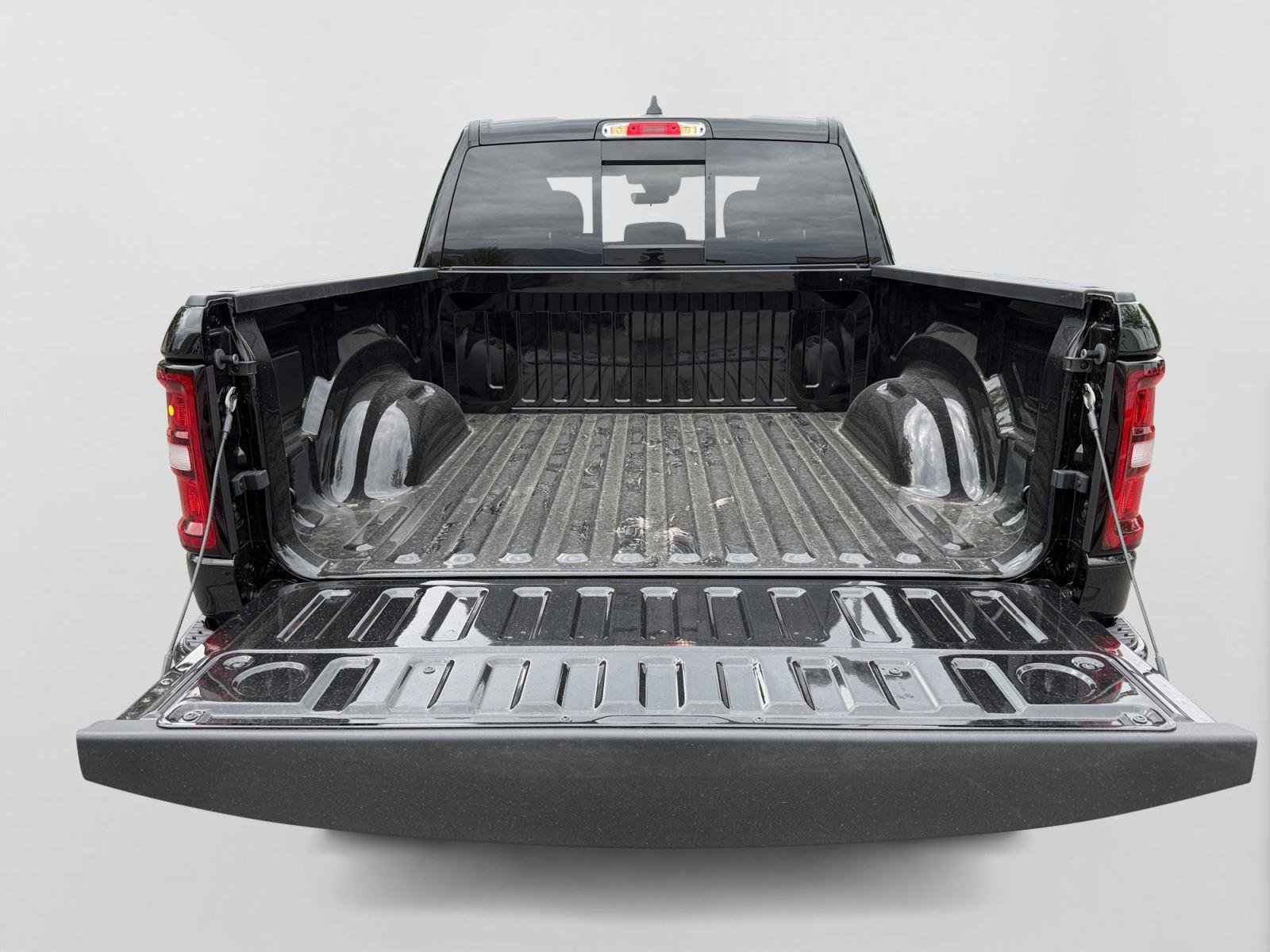 New 2026 Diamond Black Crystal Pearl-Coat Exterior Paint RAM Express image 19