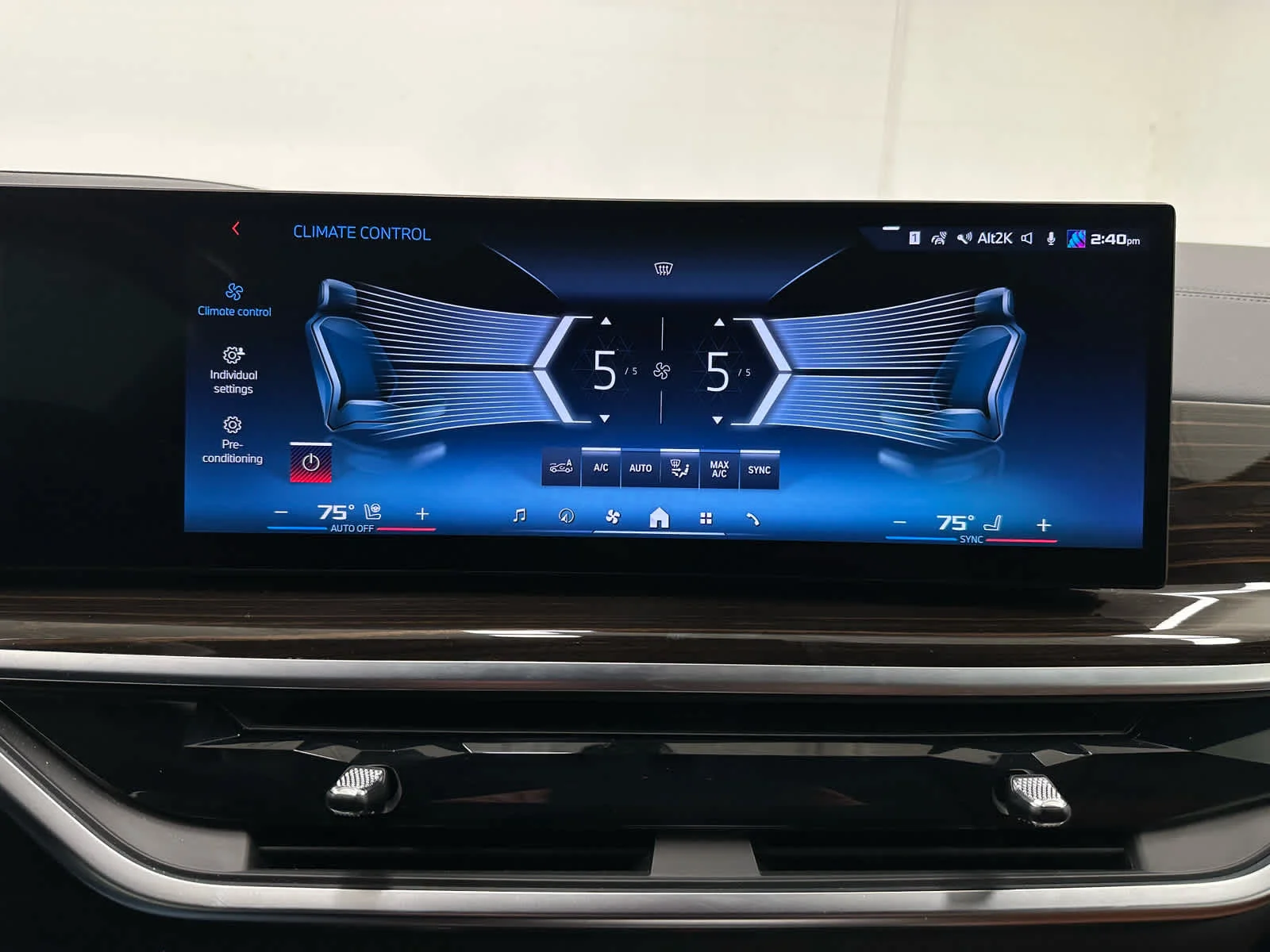 Used 2026 Brooklyn Grey Metallic BMW M60i image 35