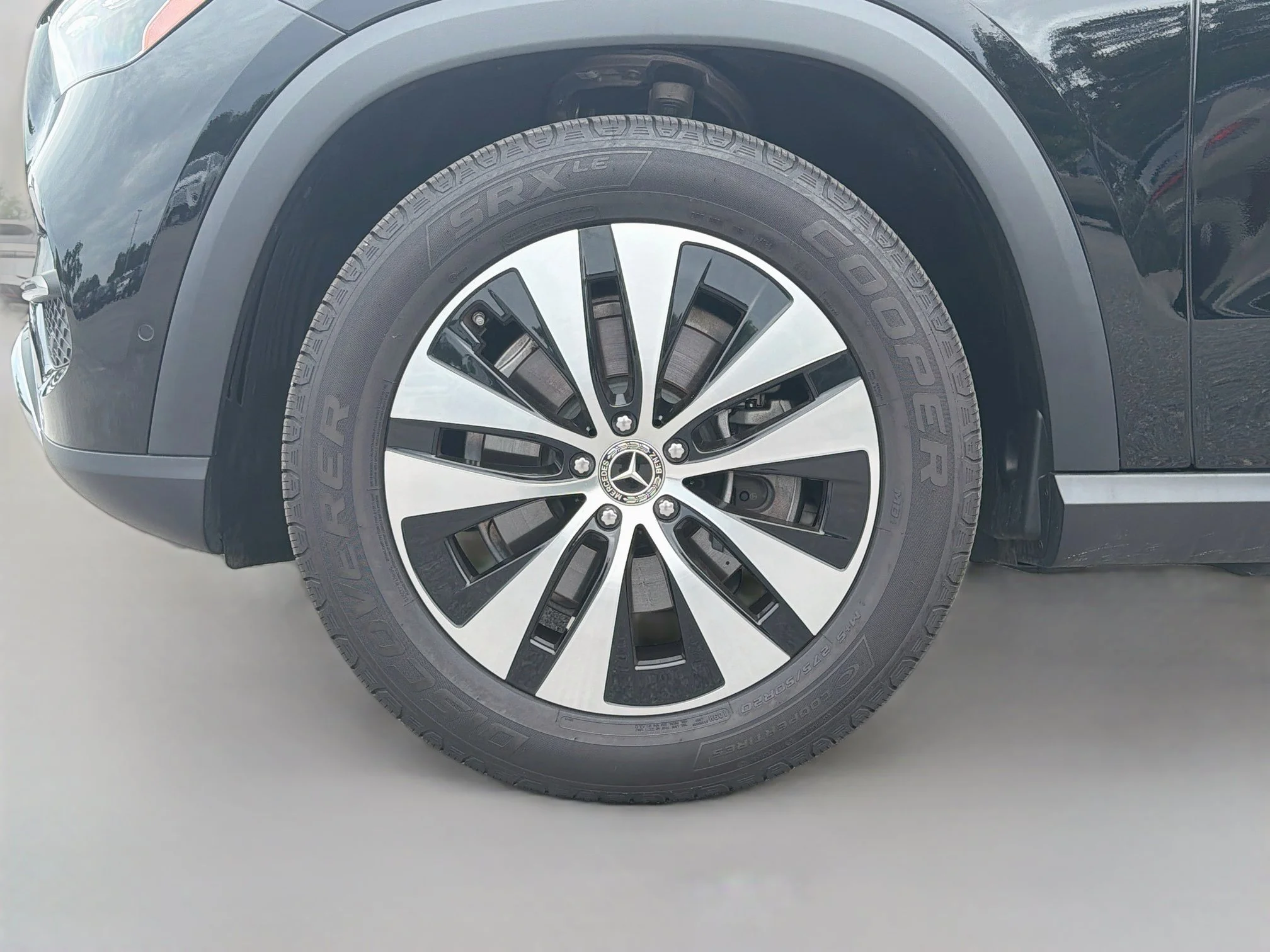 Used 2025 Obsidian Black Metallic Mercedes-Benz GLE 350 image 42