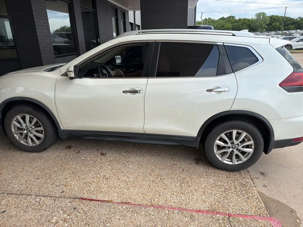 2018 Nissan Rogue SV FWD's photo