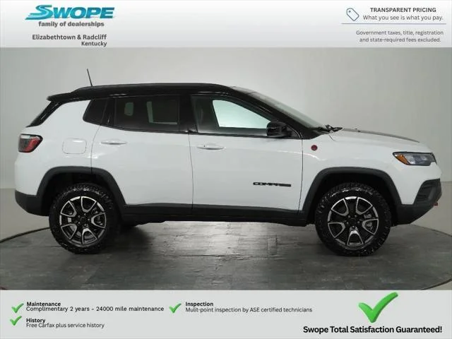 New 2026 Bright White Clear-Coat Exterior Paint Jeep Trailhawk image 2
