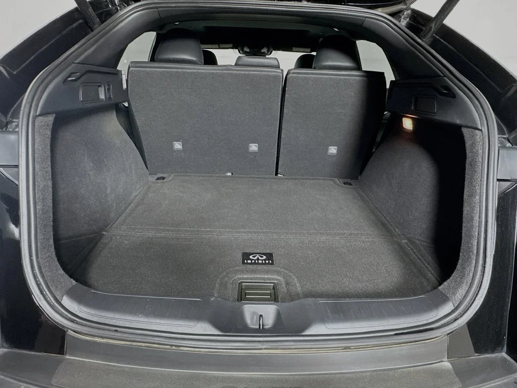 Certified Used 2022 Black INFINITI LUXE image 32