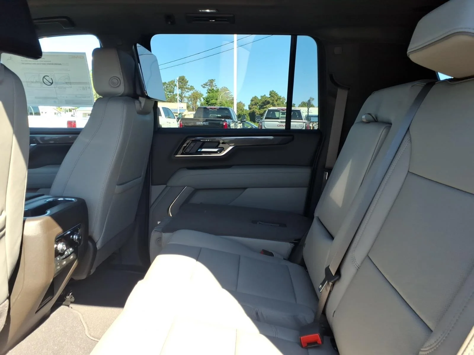 2027 GMC Yukon XL Elevation - Photo 6