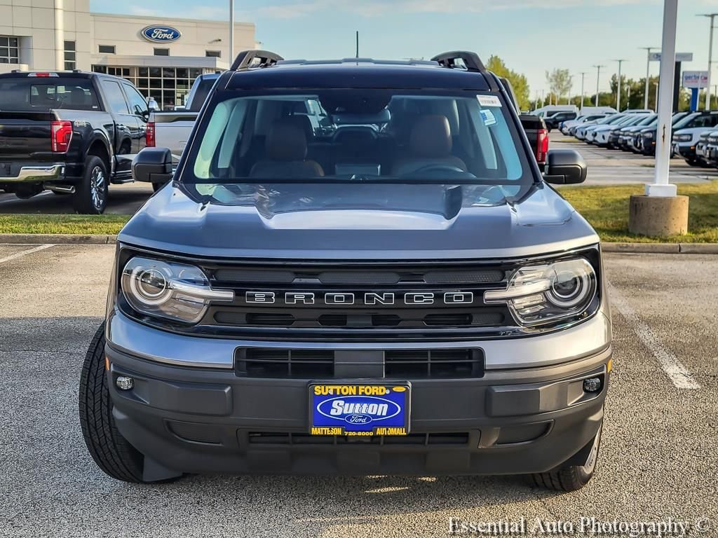 Used 2022 Gray Metallic Ford Outer Banks image 4