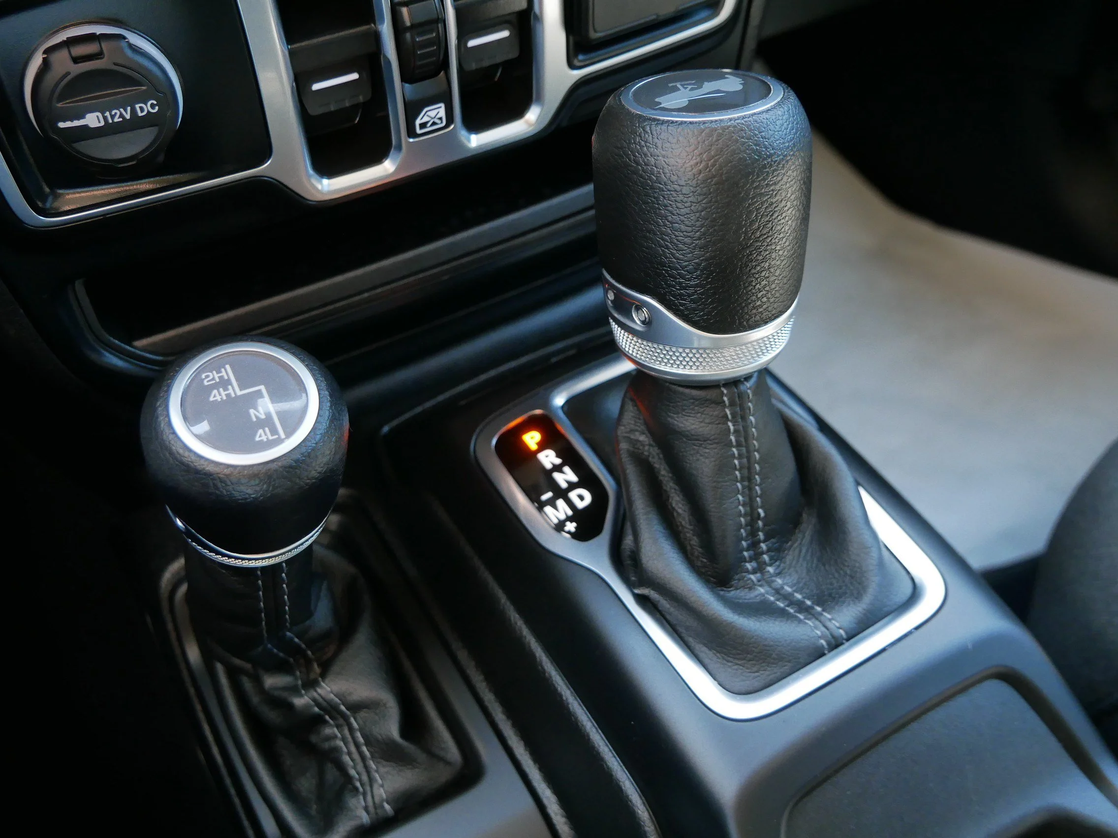 Used 2024 Anvil Clear Coat Jeep Sport S image 24