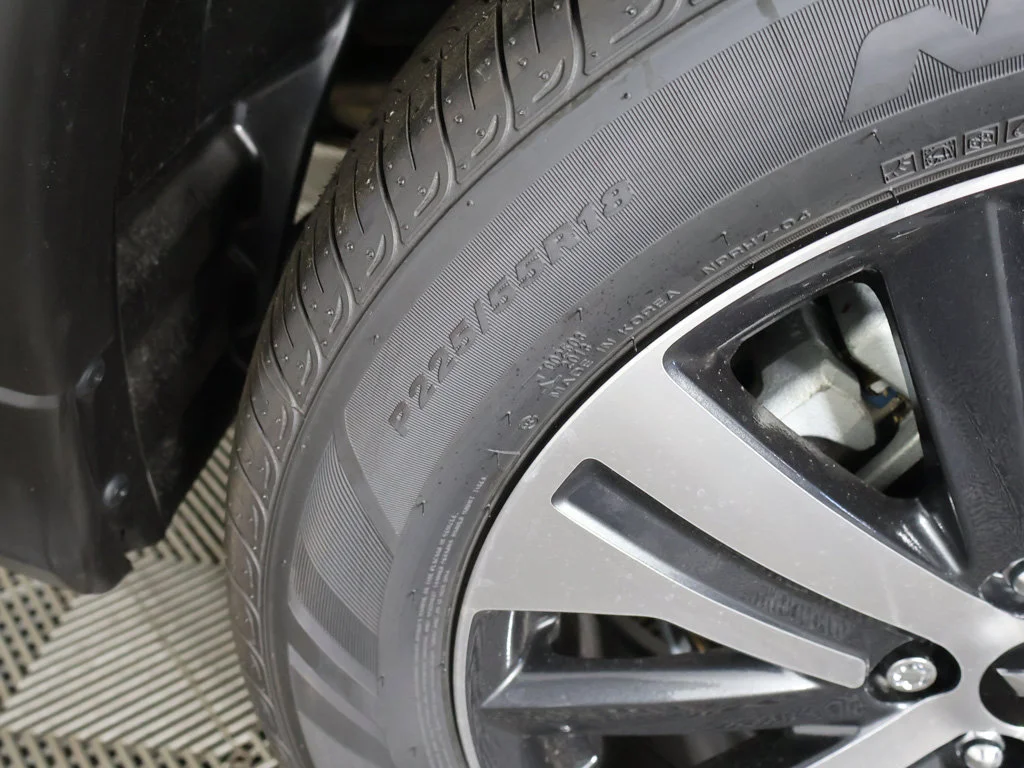 New 2027 Black Mitsubishi 2.0 ES AWC image 18