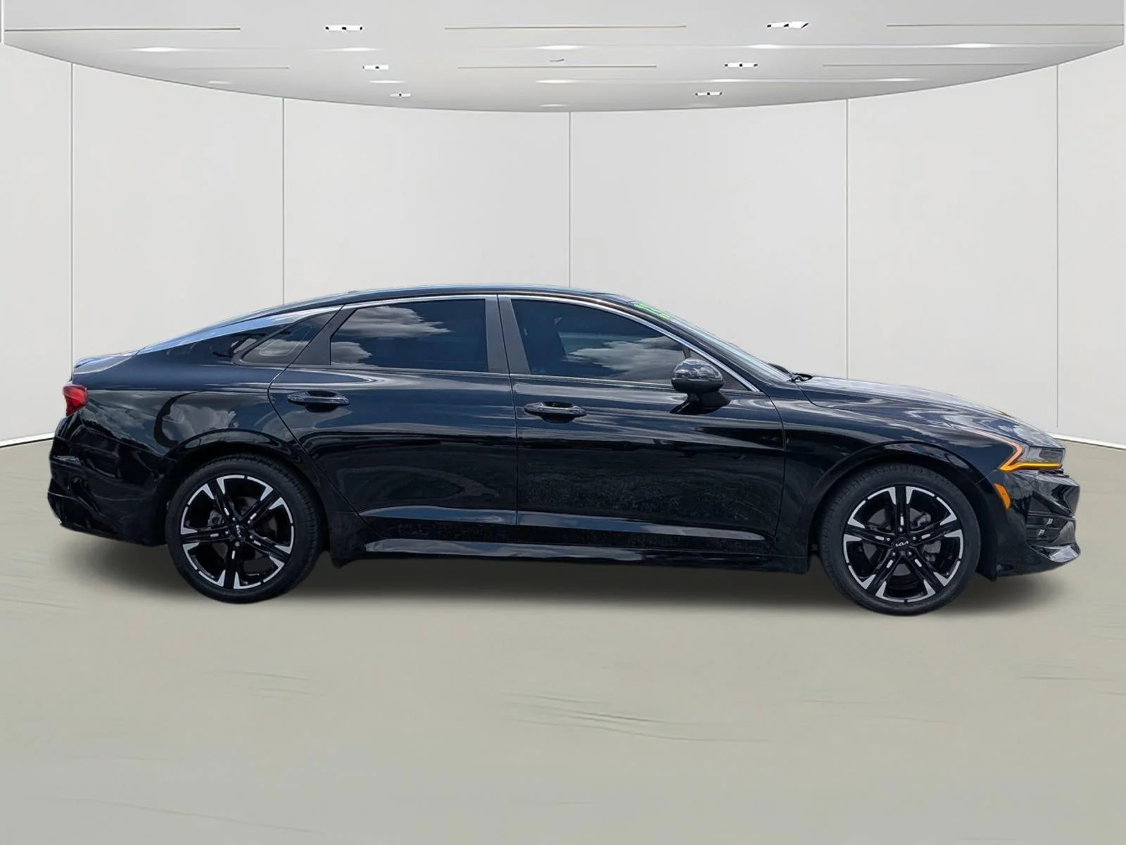 Used 2023 Black Kia GT-Line image 2
