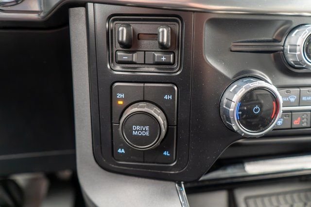 Used 2023 Agate Black Metallic Ford Lariat image 30