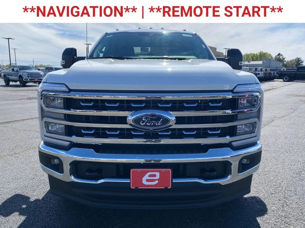 New 2026 Star White Metallic Tri-Coat Ford F-250® Lariat® image 2