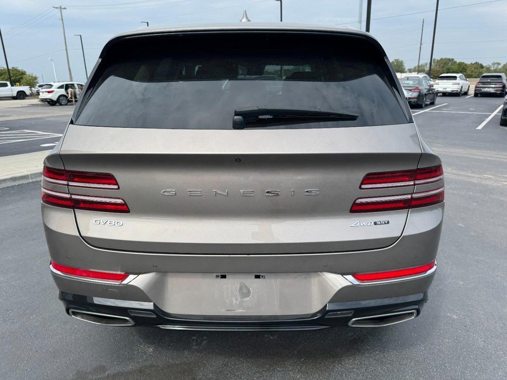 Used 2021 Gold Coast Silver Genesis 3.5T image 4