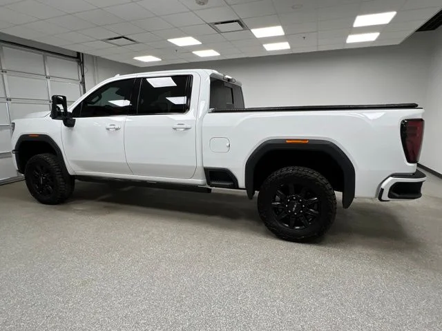 Used 2024 White GMC AT4 image 6